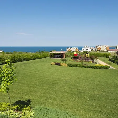 Apartament студио в комплекс Atia *